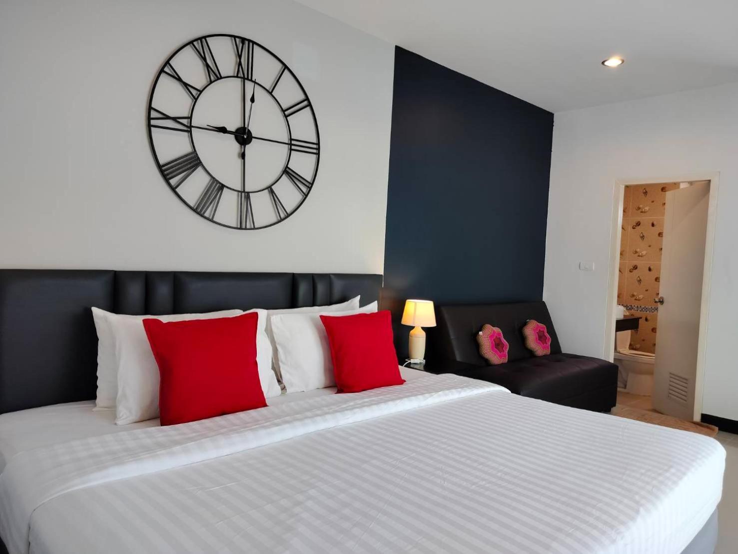 May House Karon Beach Ban Karon Екстер'єр фото