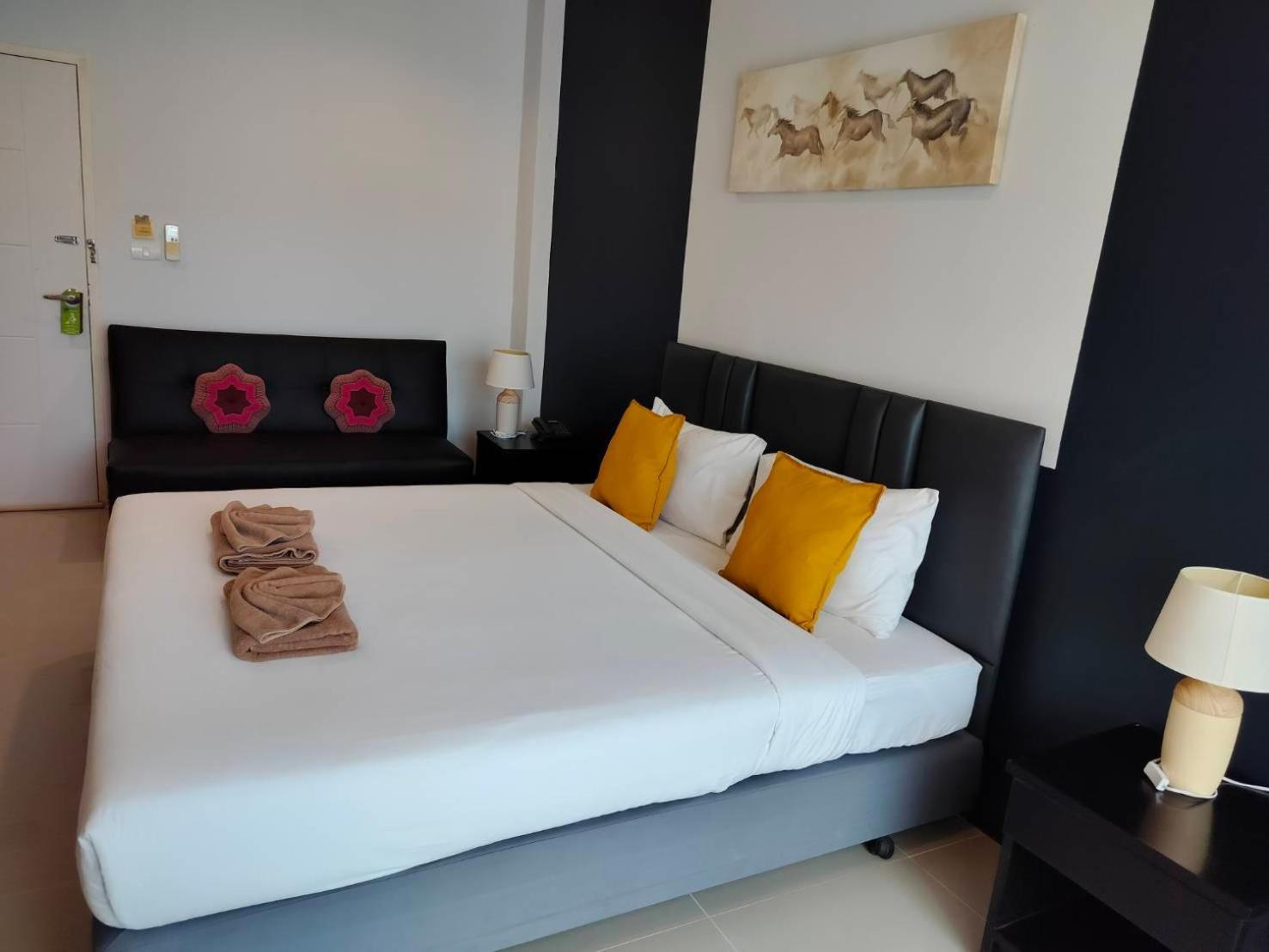 May House Karon Beach Ban Karon Екстер'єр фото