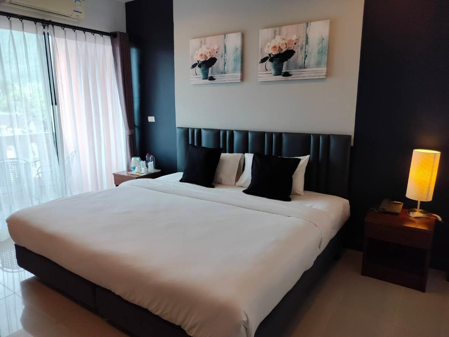 May House Karon Beach Ban Karon Екстер'єр фото