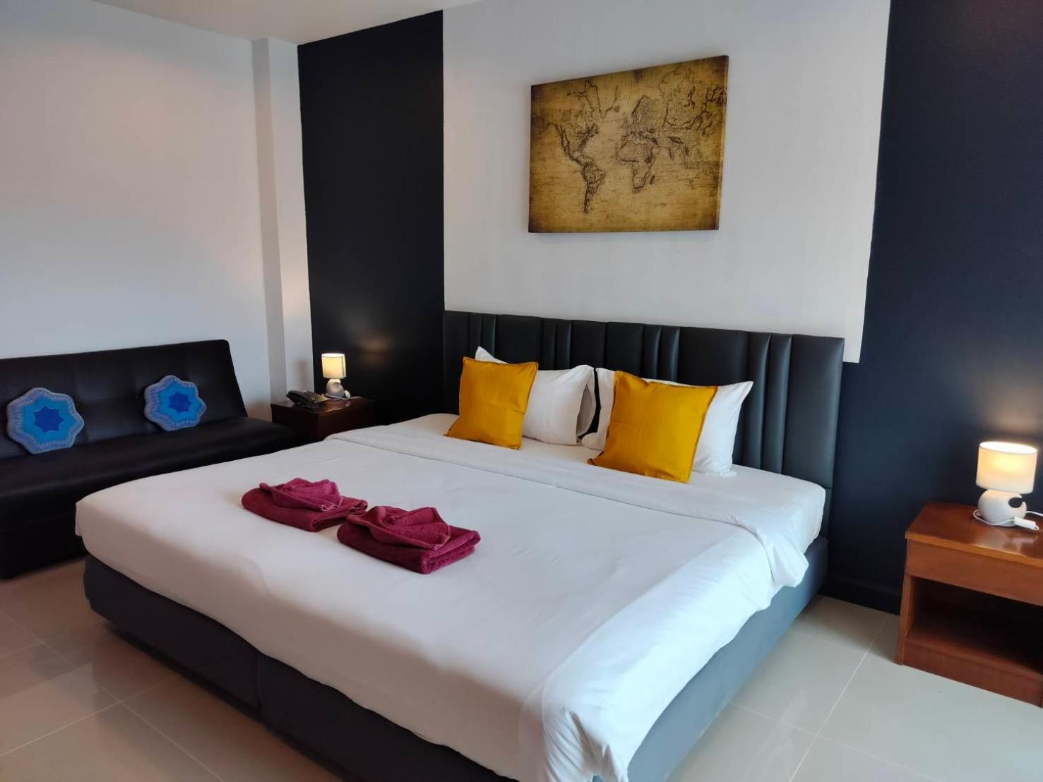 May House Karon Beach Ban Karon Екстер'єр фото