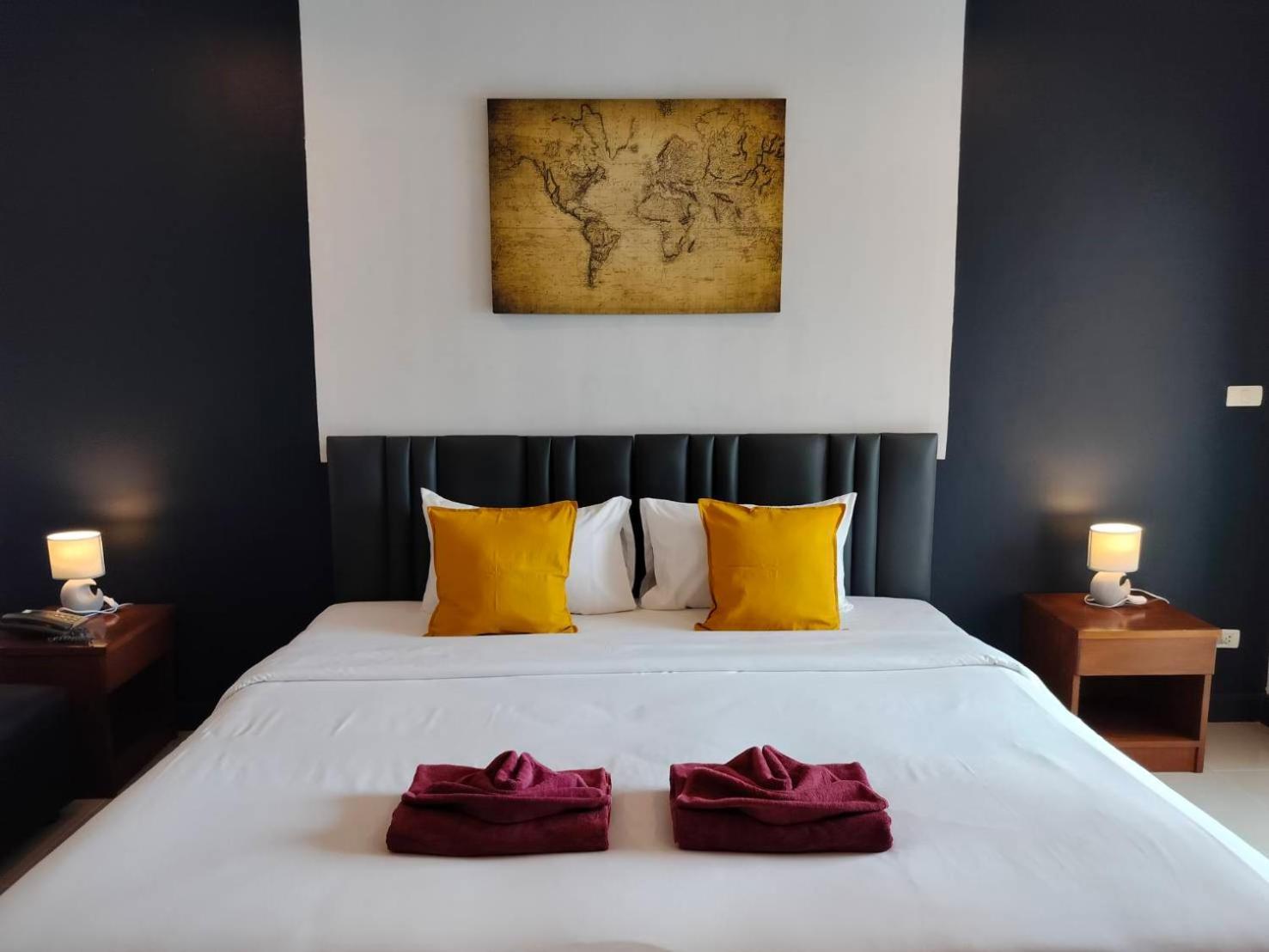 May House Karon Beach Ban Karon Екстер'єр фото
