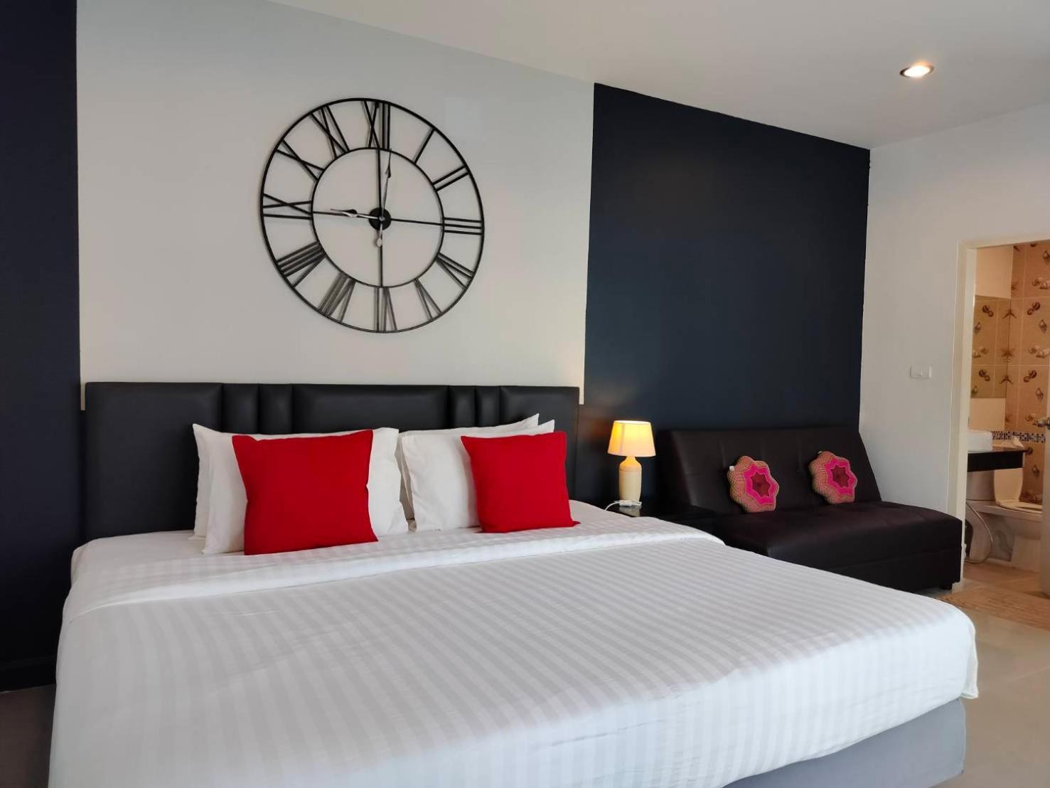 May House Karon Beach Ban Karon Екстер'єр фото