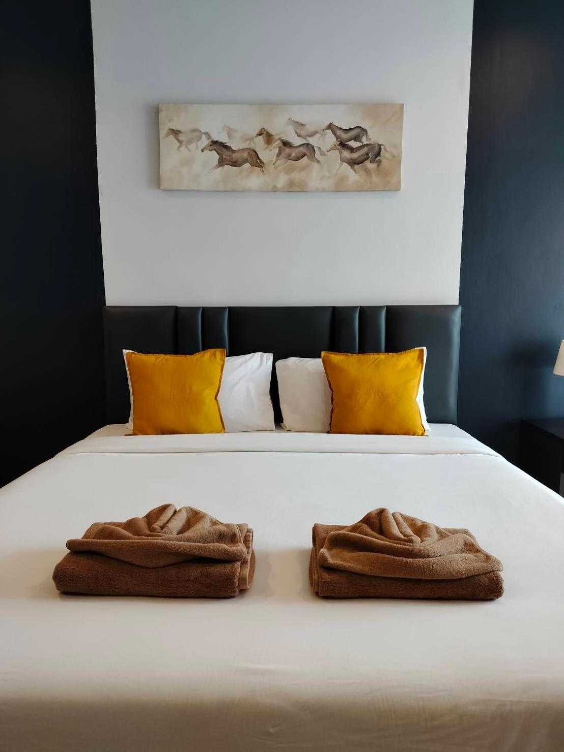May House Karon Beach Ban Karon Екстер'єр фото
